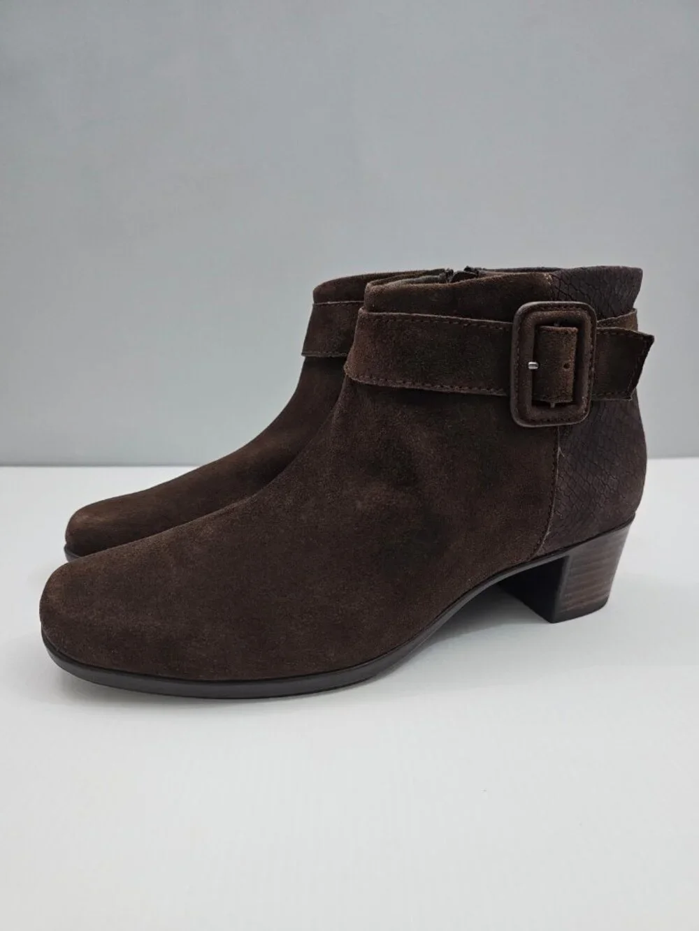Munro Callie Zip Ankle Boot Womens 8.5 Brown Suede Comfort Low Heel Buckle Strap